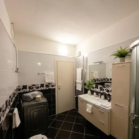 Ledy Penthouse Влёра