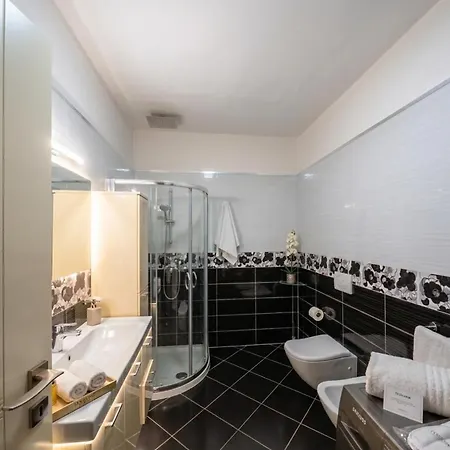Ledy Penthouse *